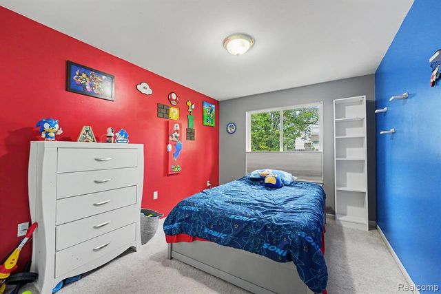22064 Hayes Avenue, Eastpointe, MI 48021