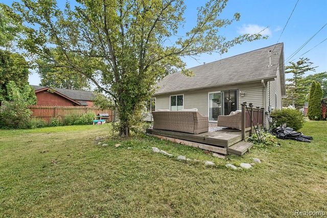 22064 Hayes Avenue, Eastpointe, MI 48021