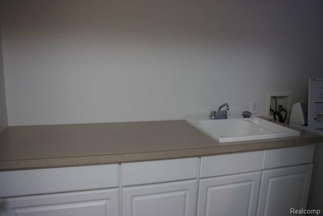 22064 Hayes Avenue, Eastpointe, MI 48021