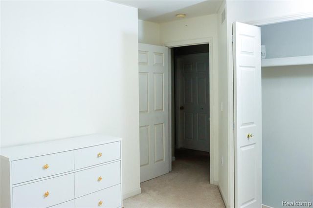 22064 Hayes Avenue, Eastpointe, MI 48021