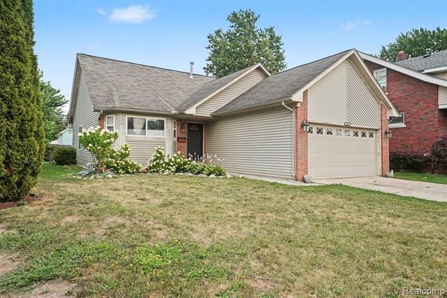 22064 Hayes Avenue, Eastpointe, MI 48021