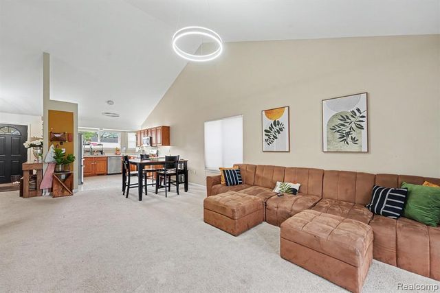 22064 Hayes Avenue, Eastpointe, MI 48021