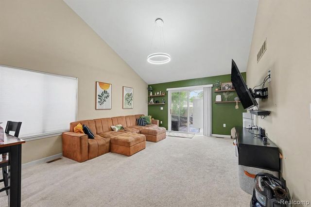 22064 Hayes Avenue, Eastpointe, MI 48021