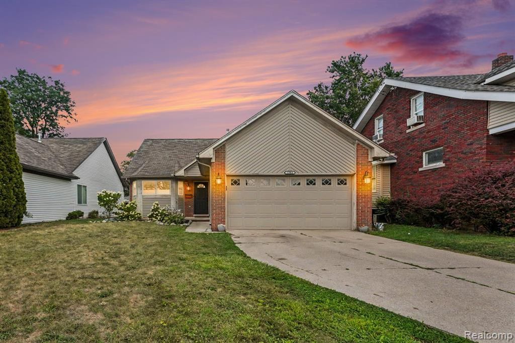 22064 Hayes Avenue, Eastpointe, MI 48021