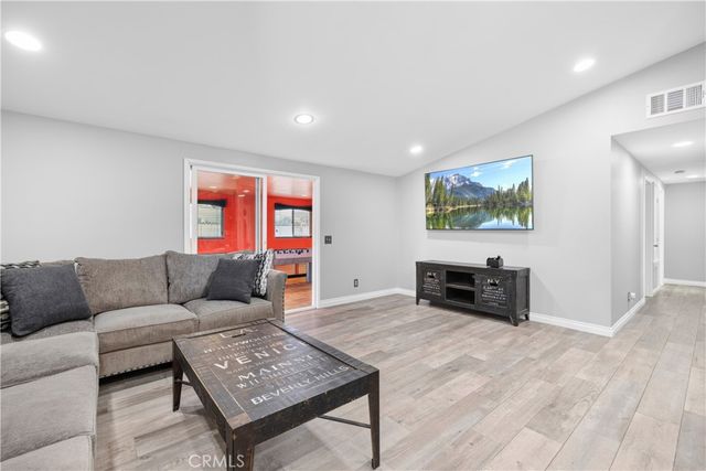 27836 Walnut Springs, Canyon Country, CA 91351