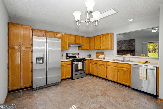 202 Kentwood Drive, Peachtree City, GA 30269