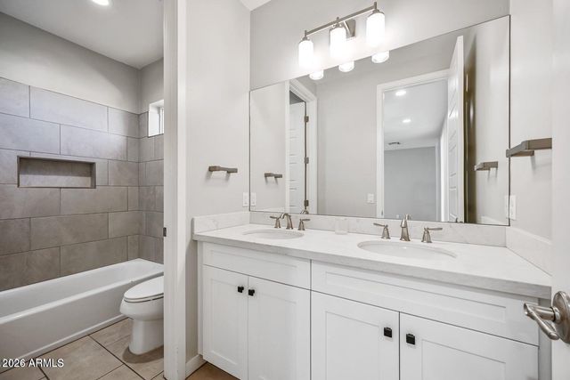 3030 N 38TH Street 122, Phoenix, AZ 85018