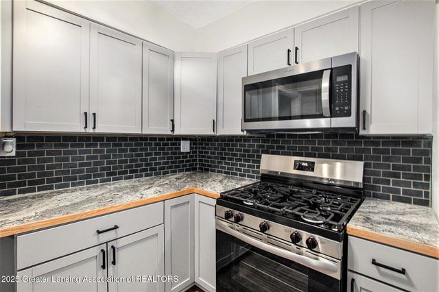 4788 Burt Avenue, Grand Ledge, MI 48837