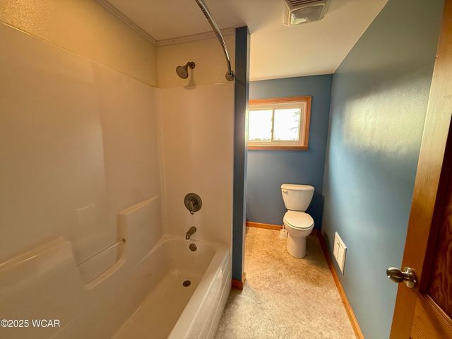 22979 State Route 12, Fostoria, OH 44830