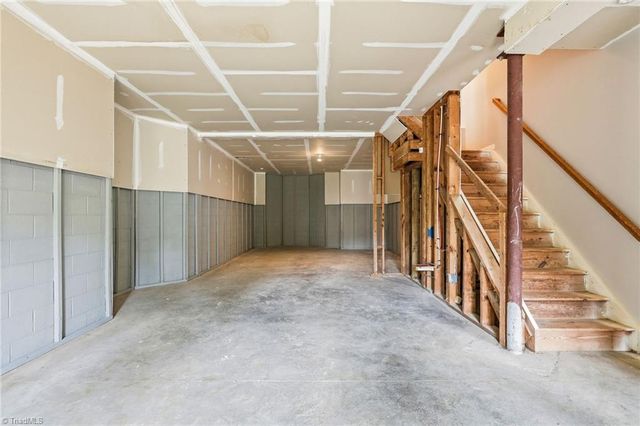 32 Tanner Woods Lane, Greensboro, NC 27410