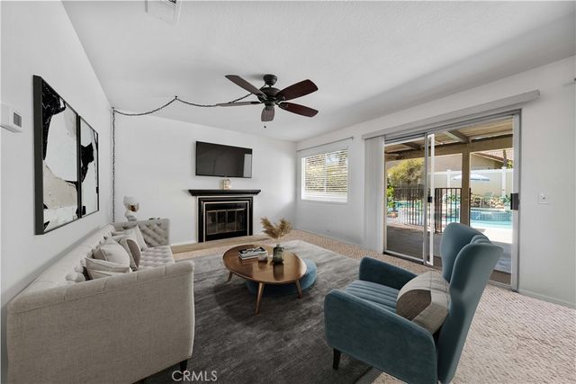956 Hedges, Corona, CA 92878