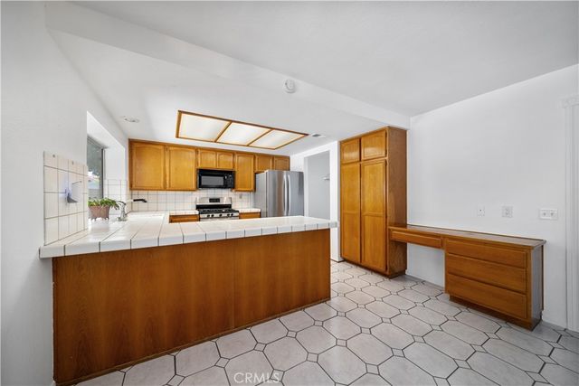 956 Hedges, Corona, CA 92878