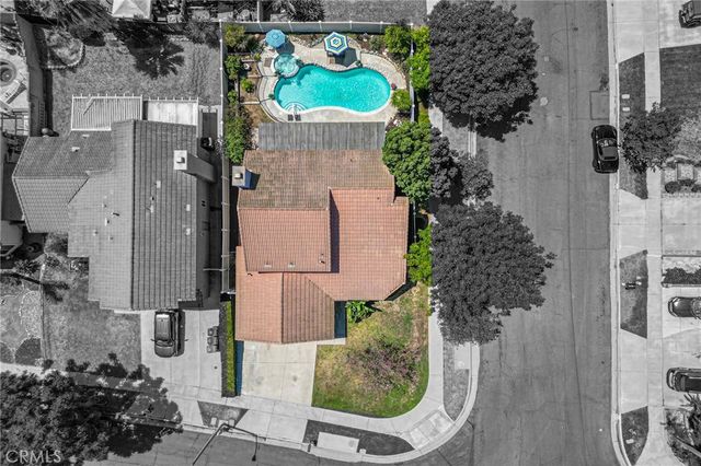 956 Hedges, Corona, CA 92878