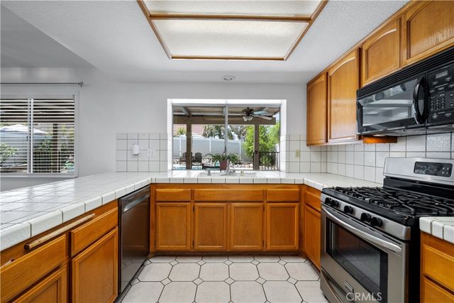 956 Hedges, Corona, CA 92878