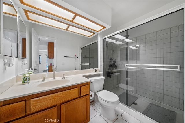 956 Hedges, Corona, CA 92878