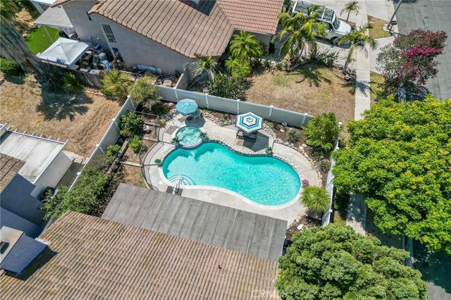 956 Hedges, Corona, CA 92878