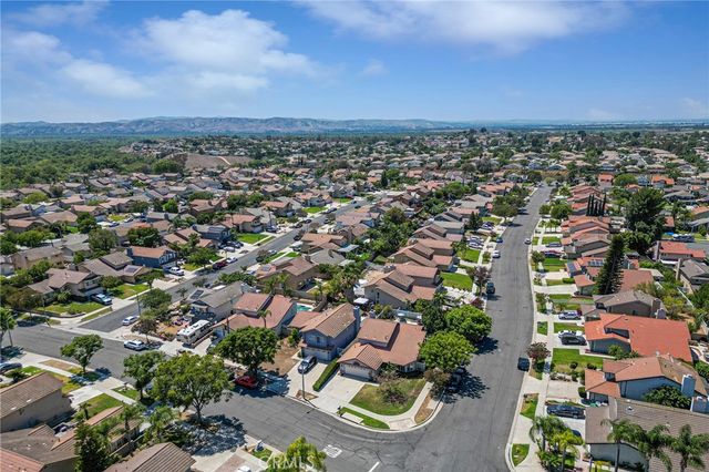 956 Hedges, Corona, CA 92878
