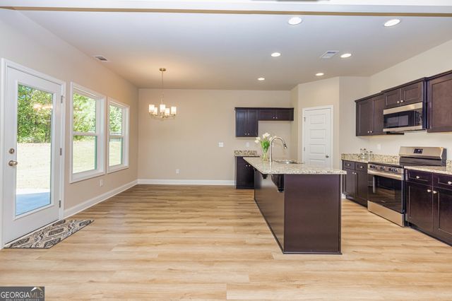 105 Hunts Mill Circle, Griffin, GA 30224