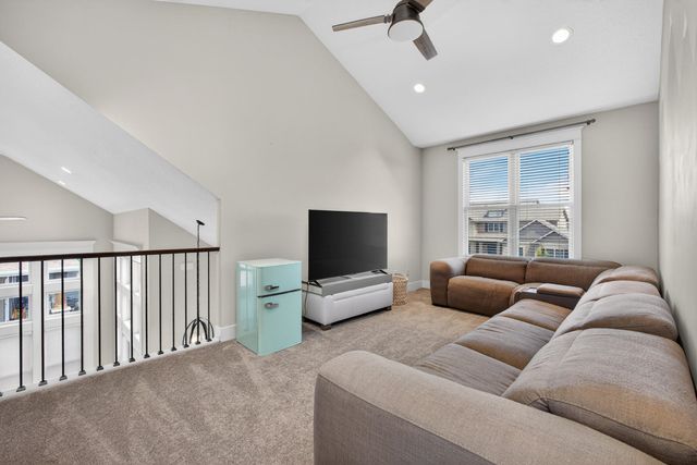 5700 Emily Road, Bettendorf, IA 52722