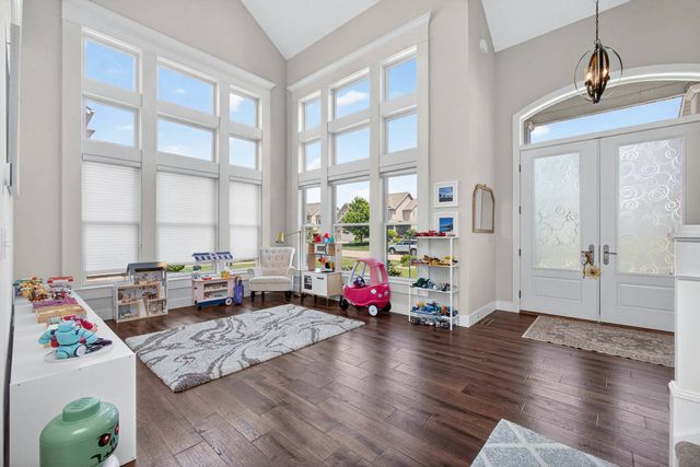 5700 Emily Road, Bettendorf, IA 52722