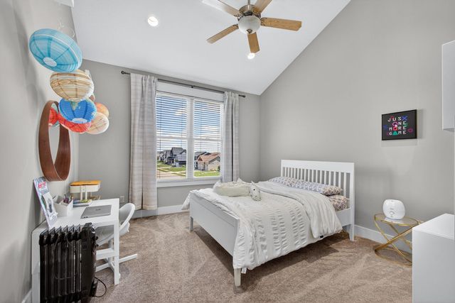 5700 Emily Road, Bettendorf, IA 52722