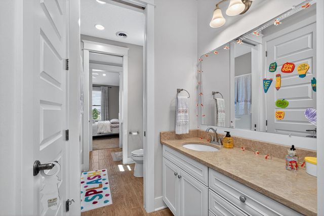 5700 Emily Road, Bettendorf, IA 52722
