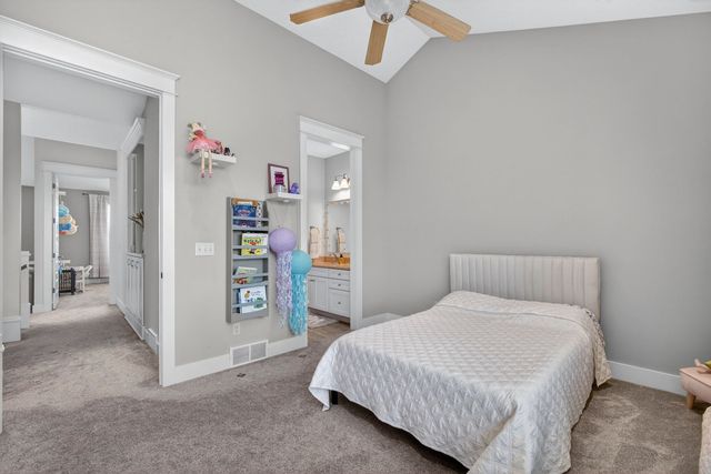 5700 Emily Road, Bettendorf, IA 52722