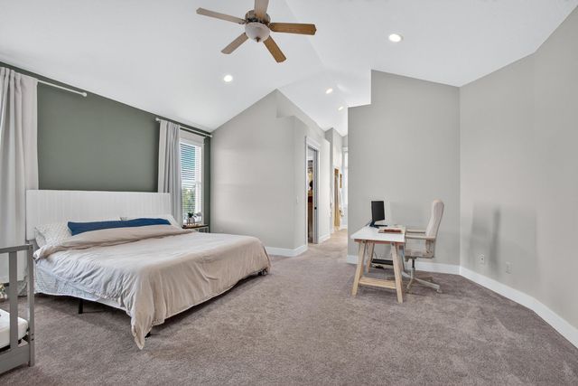 5700 Emily Road, Bettendorf, IA 52722
