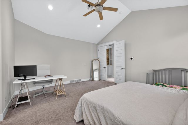 5700 Emily Road, Bettendorf, IA 52722