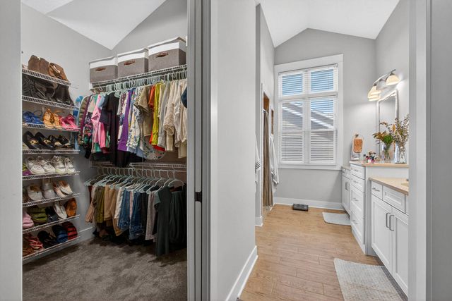 5700 Emily Road, Bettendorf, IA 52722