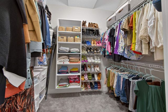 5700 Emily Road, Bettendorf, IA 52722