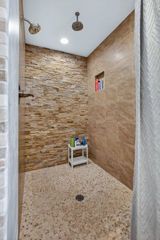 5700 Emily Road, Bettendorf, IA 52722