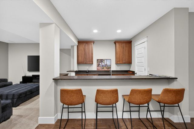 5700 Emily Road, Bettendorf, IA 52722