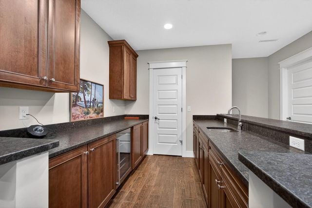 5700 Emily Road, Bettendorf, IA 52722