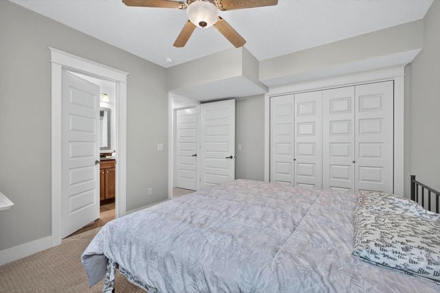 5700 Emily Road, Bettendorf, IA 52722