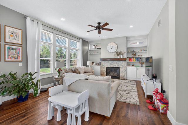 5700 Emily Road, Bettendorf, IA 52722
