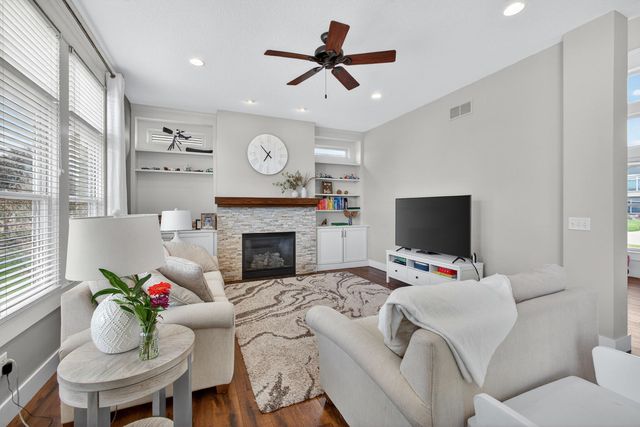 5700 Emily Road, Bettendorf, IA 52722