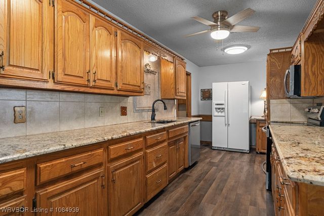 1522 Holt Summit Place, Van Buren, AR 72956