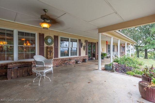 1522 Holt Summit Place, Van Buren, AR 72956