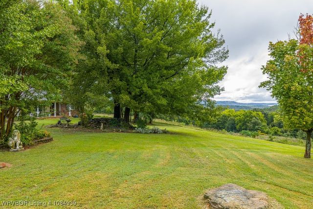 1522 Holt Summit Place, Van Buren, AR 72956