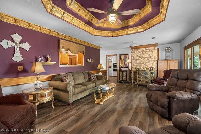 1522 Holt Summit Place, Van Buren, AR 72956