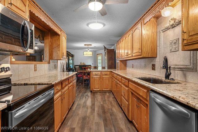 1522 Holt Summit Place, Van Buren, AR 72956