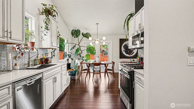 4610 S 160th Street S, Tukwila, WA 98188