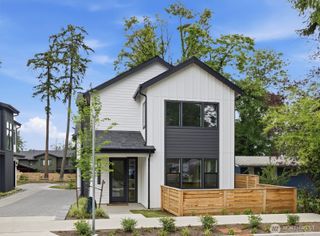 12426 NE 90th Street, Kirkland, WA 98033