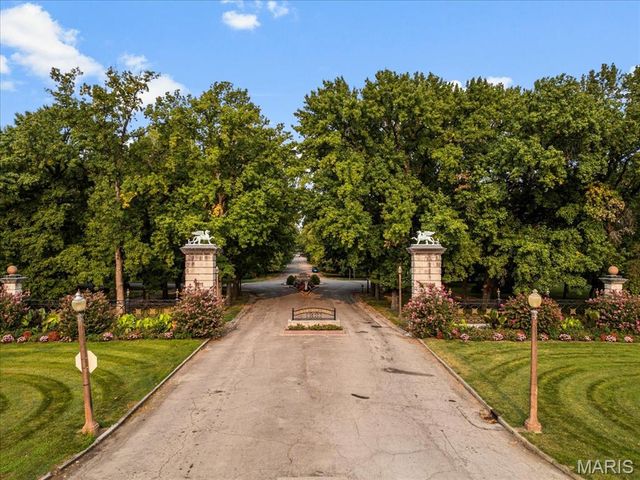 3559 Halliday Ave 301, St Louis, MO 63118