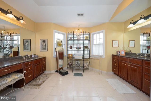 1109 RIVERVIEW LN, West Conshohocken, PA 19428