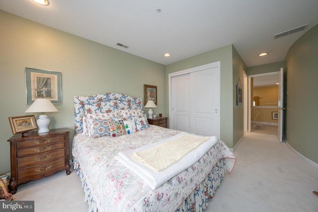 1109 RIVERVIEW LN, West Conshohocken, PA 19428