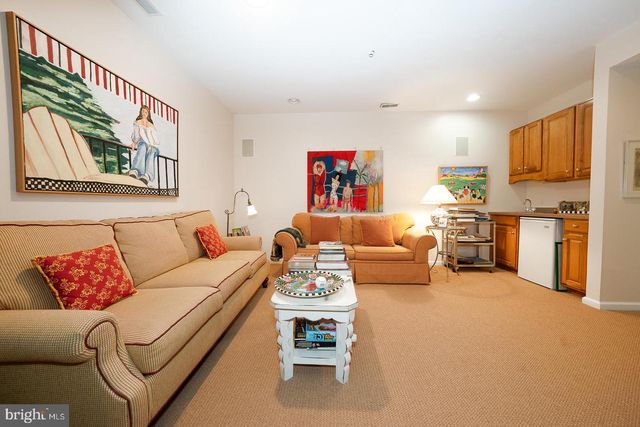 1109 RIVERVIEW LN, West Conshohocken, PA 19428