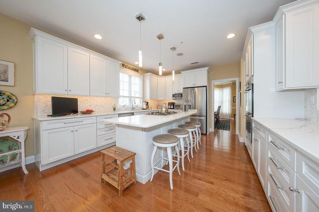 1109 RIVERVIEW LN, West Conshohocken, PA 19428