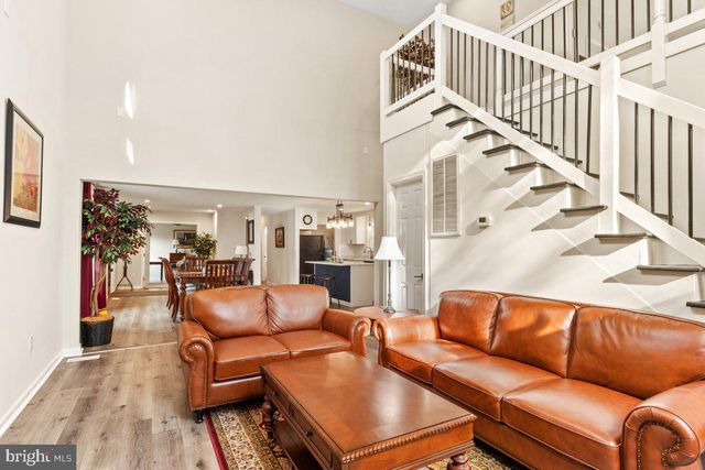 517 W RIVERSIDE DR, Lanexa, VA 23089